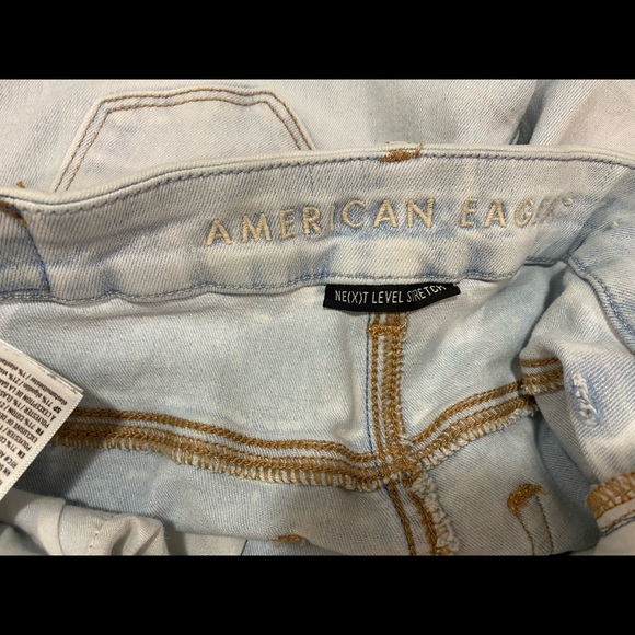 American Eagle Distressed Curvy Skinny Jegging - Picture 5 of 7